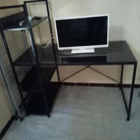 Appartement Du Pont De La Seine Troyes Buitenkant foto