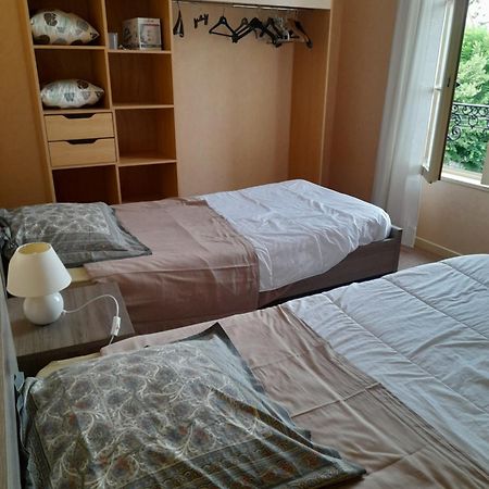 Appartement Du Pont De La Seine Troyes Buitenkant foto