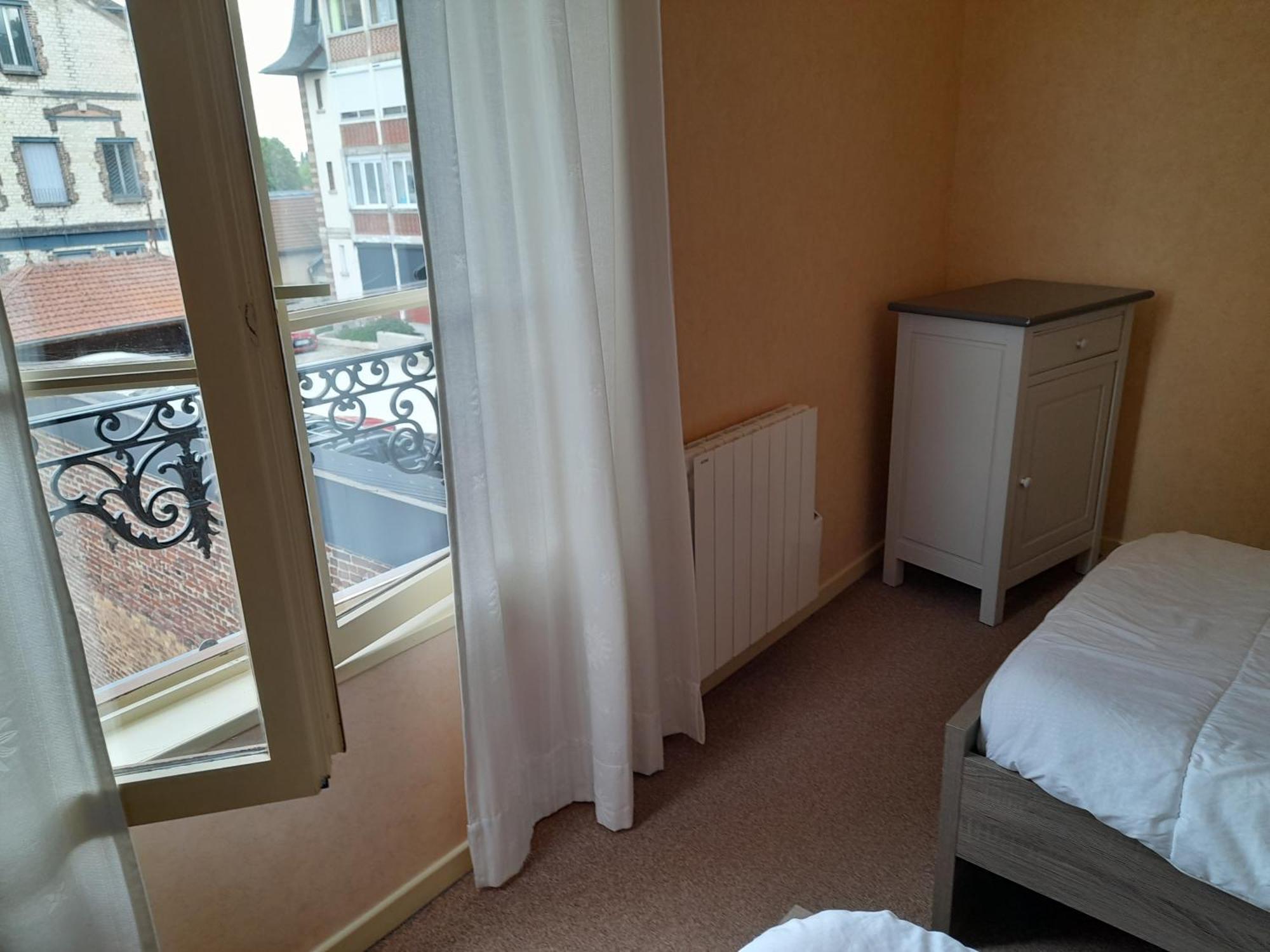 Appartement Du Pont De La Seine Troyes Buitenkant foto